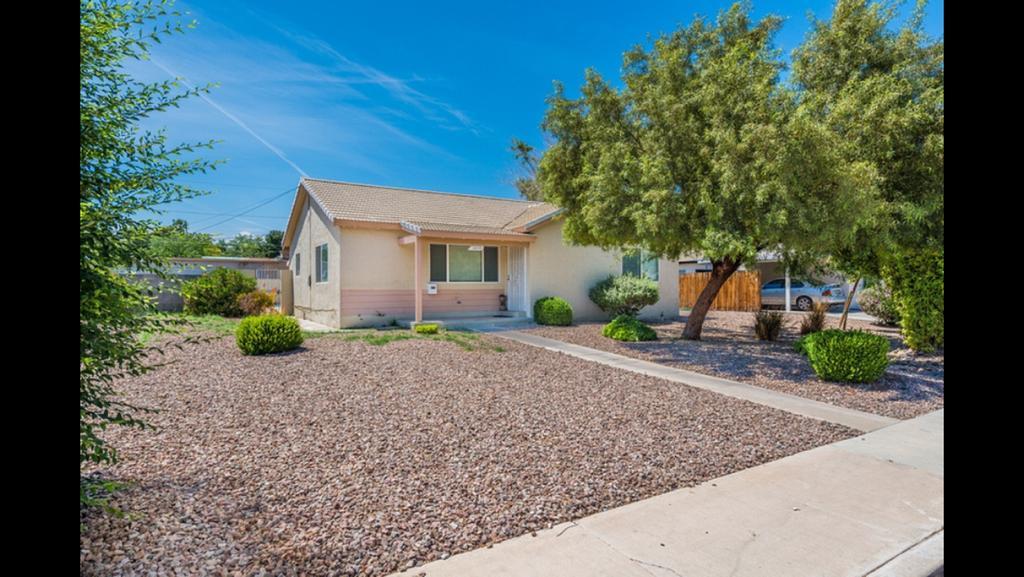 Adorable House Only A Few Miles From The Strip Holiday home *